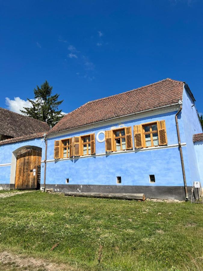 Viscri 32 - White Barn And Blue House Hotel Exterior photo